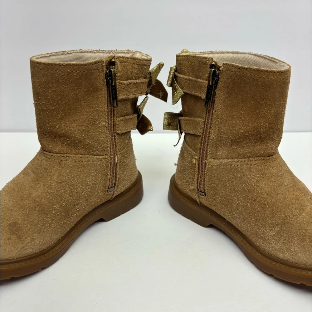 Ugg Tan Suede Ankle Boots, SZ 10 toddler girl, box 35